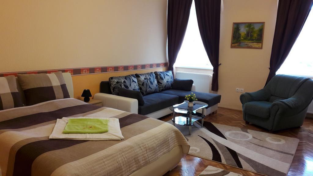 Relax Apartman Eger Exterior photo